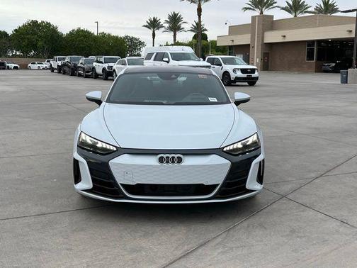 Suzuka Gray Metallic 2023 Audi e-tron GT Prestige quattro