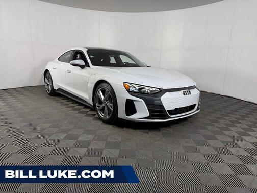 Suzuka Gray Metallic 2023 Audi e-tron GT Prestige quattro