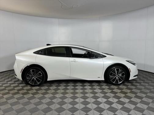 2023 Toyota Prius XLE