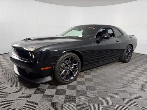 Pitch Black Clearcoat 2023 Dodge Challenger R/T