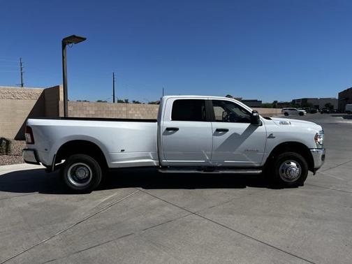 2024 RAM 3500 Big Horn Crew Cab 4x4 8' Box