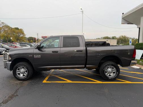 2018 RAM 2500 Tradesman Crew Cab 4x4 6'4' Box