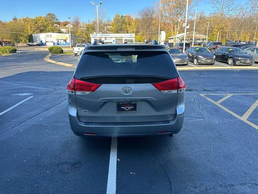 2014 Toyota Sienna LE