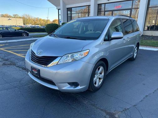 2014 Toyota Sienna LE