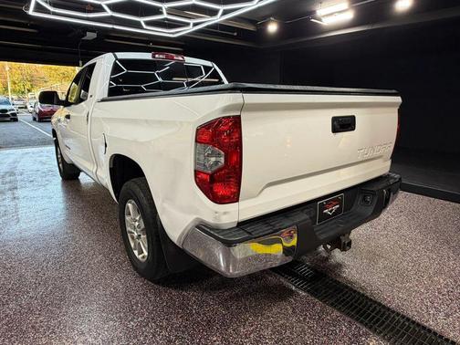 Super White 2015 Toyota Tundra SR5