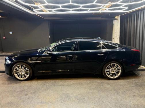 2016 Jaguar XJ XJL Portfolio