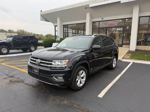 2018 Volkswagen Atlas SE w/Tech Pkg Sport Utility 4D