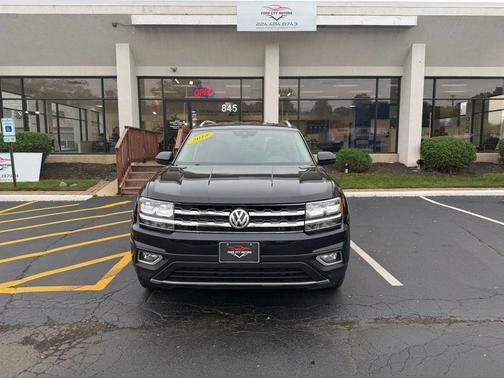 2018 Volkswagen Atlas SE w/Tech Pkg Sport Utility 4D