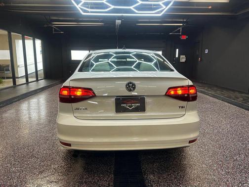 2016 Volkswagen Jetta 1.8T Sport