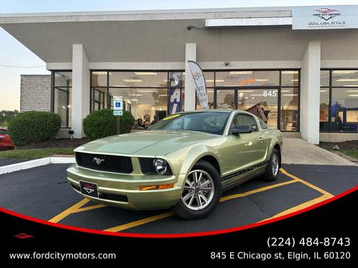 2005 Ford Mustang Deluxe