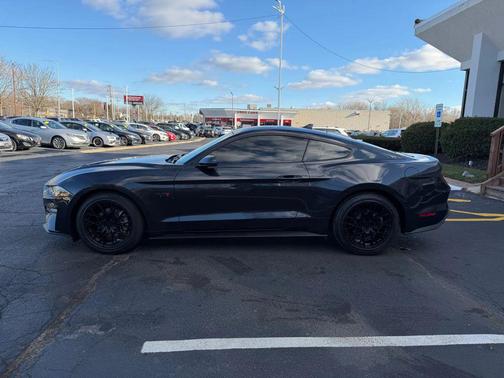 2022 Ford Mustang EcoBoost