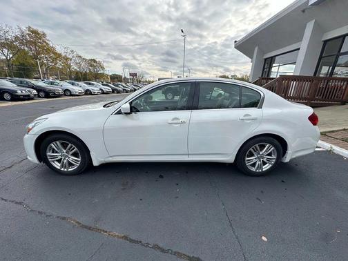 2013 INFINITI G37x Base
