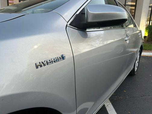 2012 Toyota Camry Hybrid XLE