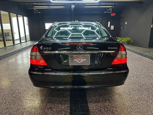Black 2008 Mercedes-Benz E-Class E 350 4MATIC Sedan 4D