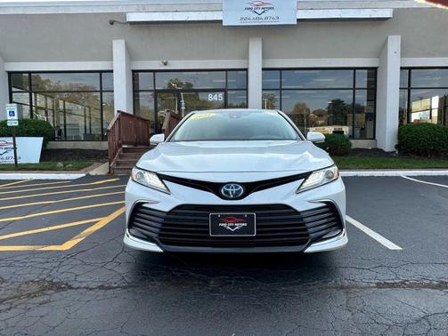 2021 Toyota Camry Hybrid XLE