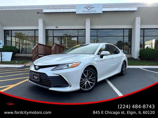 2021 Toyota Camry Hybrid XLE