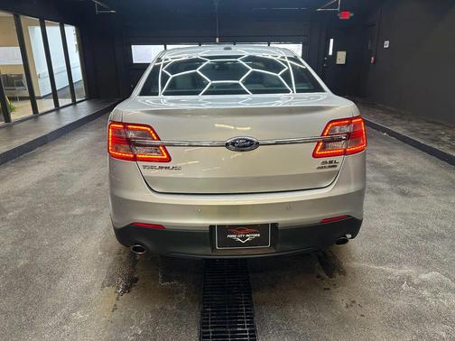 2014 Ford Taurus SEL