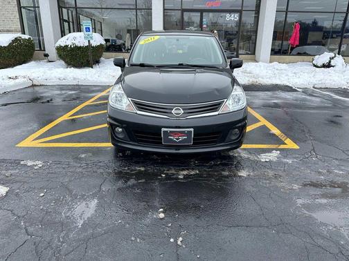 2011 Nissan Versa 1.8 SL