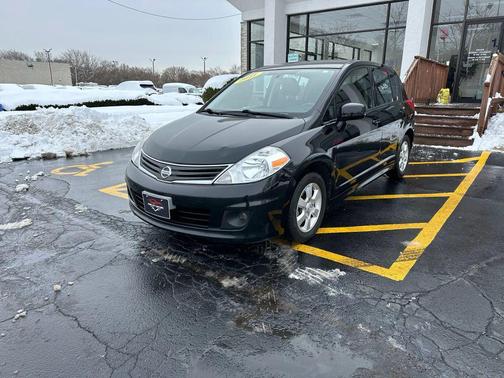 2011 Nissan Versa 1.8 SL