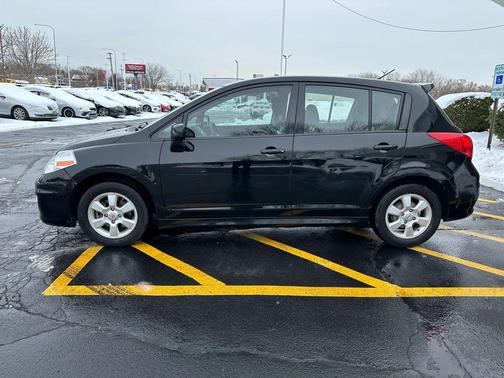 2011 Nissan Versa 1.8 SL