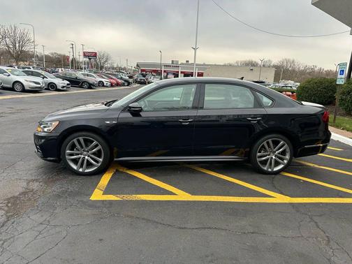 2018 Volkswagen Passat 2.0T R-Line