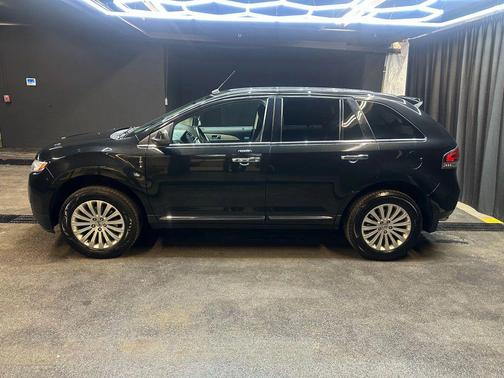 2013 Lincoln MKX Base
