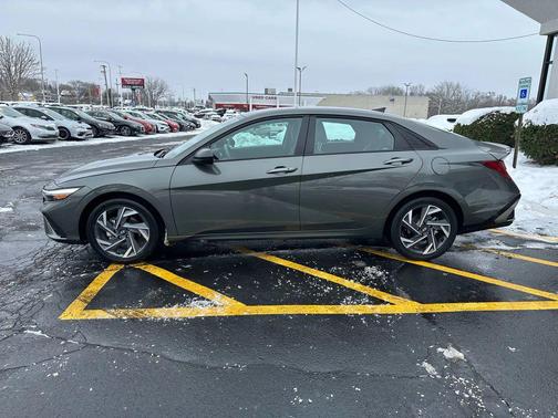 2025 Hyundai ELANTRA HEV SEL Sport