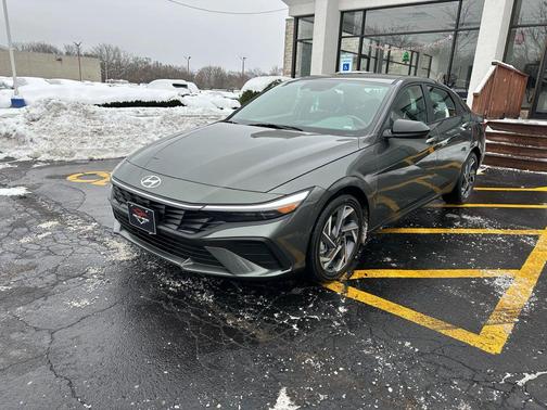 2025 Hyundai ELANTRA HEV SEL Sport