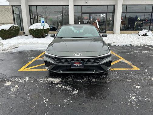 2025 Hyundai ELANTRA HEV SEL Sport