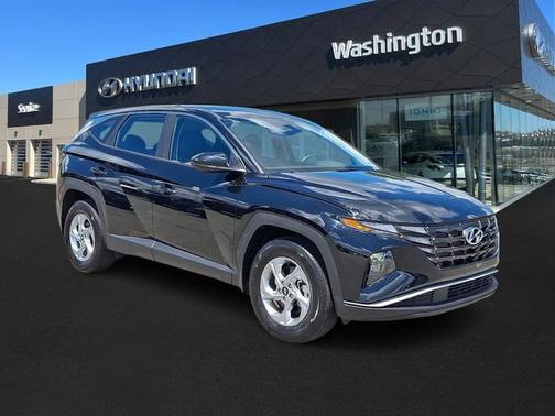 Black 2023 Hyundai TUCSON SE