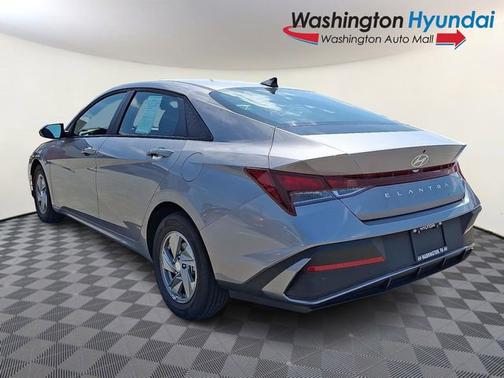 Gray 2026 Hyundai ELANTRA SE