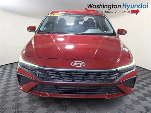 2024 Hyundai ELANTRA SE