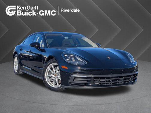 2017 Porsche Panamera 4