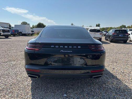 2017 Porsche Panamera 4