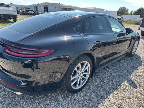 2017 Porsche Panamera 4