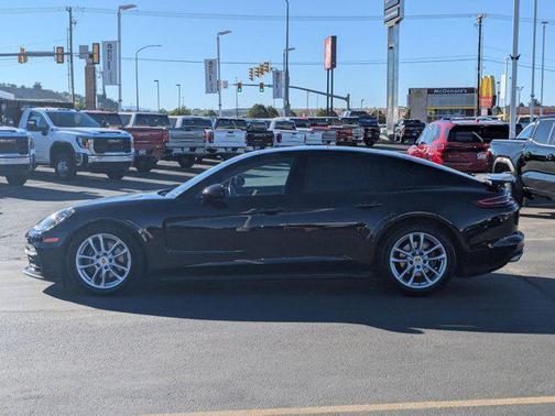2017 Porsche Panamera 4