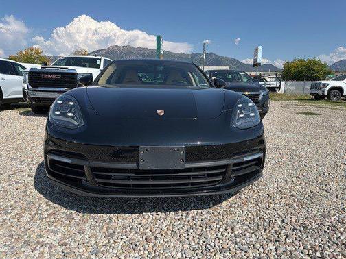 2017 Porsche Panamera 4