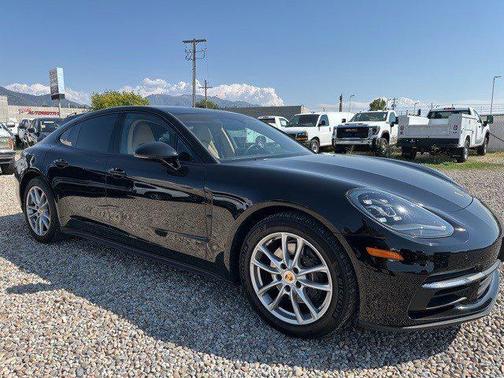 2017 Porsche Panamera 4