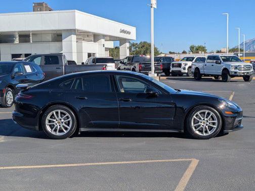 2017 Porsche Panamera 4