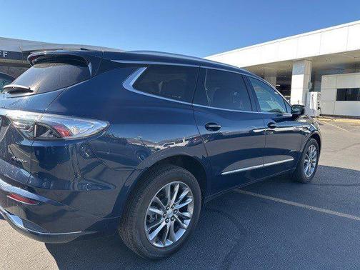 2022 Buick Enclave AWD Avenir