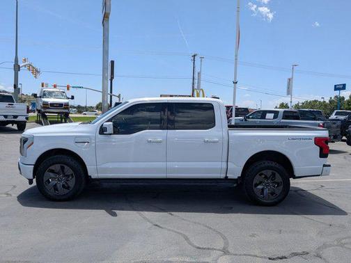 2023 Ford F-150 Lightning LARIAT