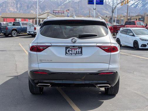 2022 Buick Enclave AWD Essence