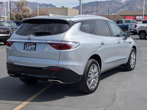 2022 Buick Enclave AWD Essence