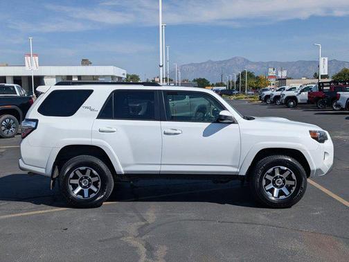 2024 Toyota 4Runner TRD Off Road