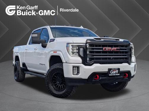 Summit White 2023 GMC Sierra 3500 AT4