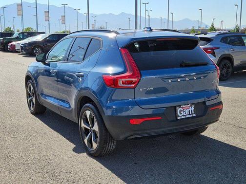 2024 Volvo XC40 B5 Plus Dark Theme