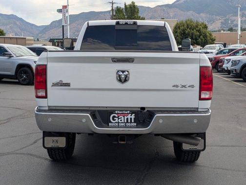 2017 RAM 2500 Big Horn Crew Cab 4x4 8' Box