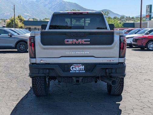 2025 GMC Sierra 2500 AT4