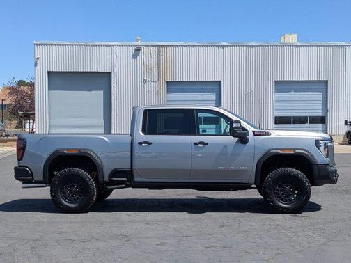 2025 GMC Sierra 2500 AT4