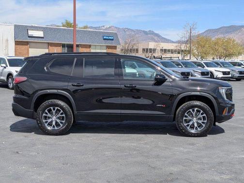 2025 GMC Acadia AWD AT4
